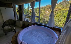 Bombinhas Guest House